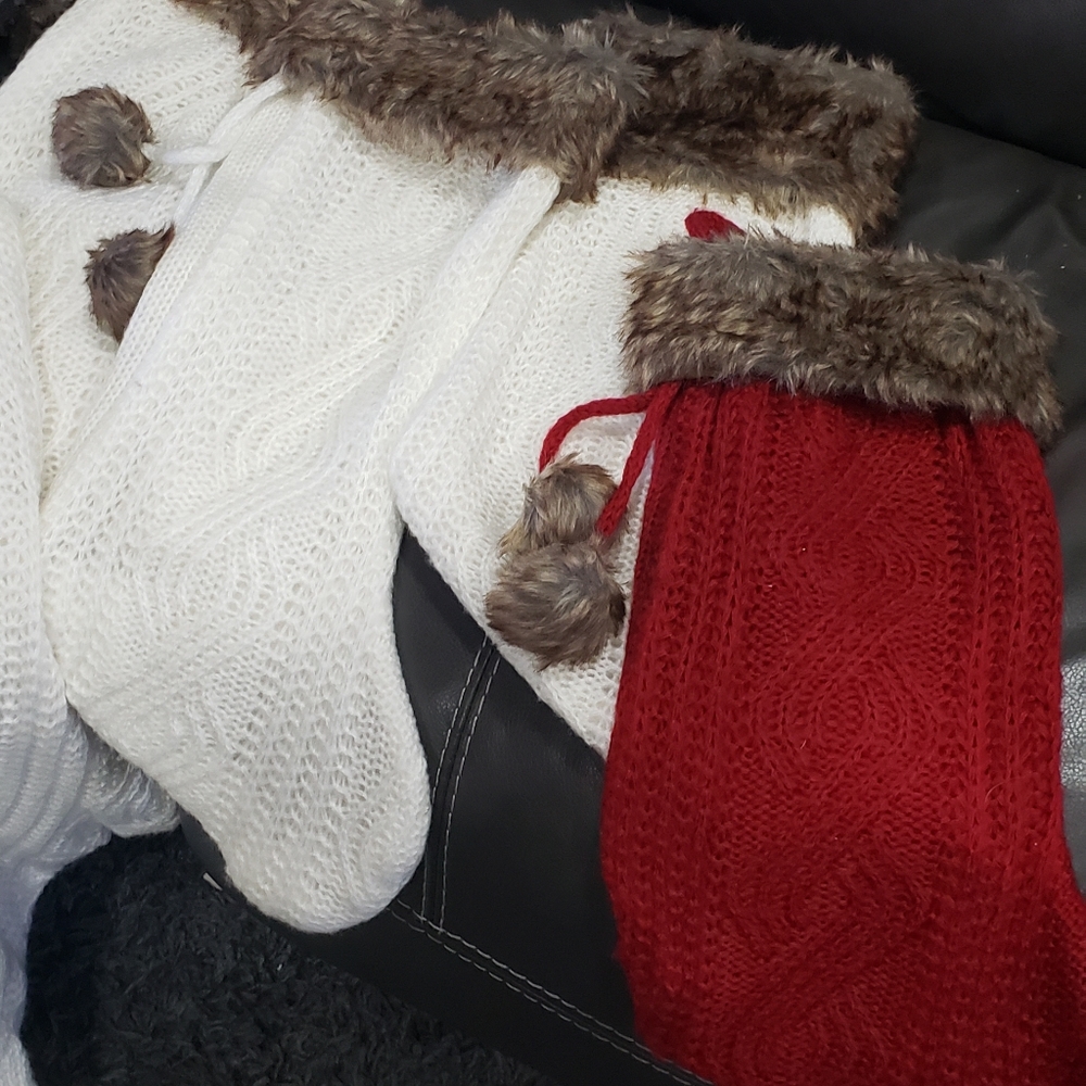 Tree skirt and matching stockings